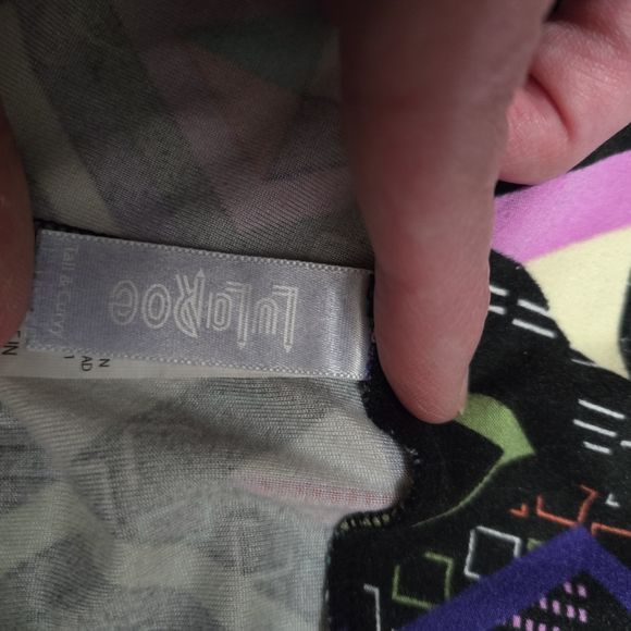 LuLaRoe Black and Purple Leggings Geometric Pattern - Picture 6 of 11